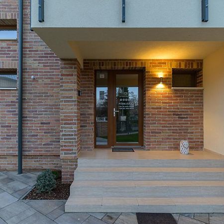 Hidfo Apartman-Nyugalom Szigetei Gyula Exterior photo
