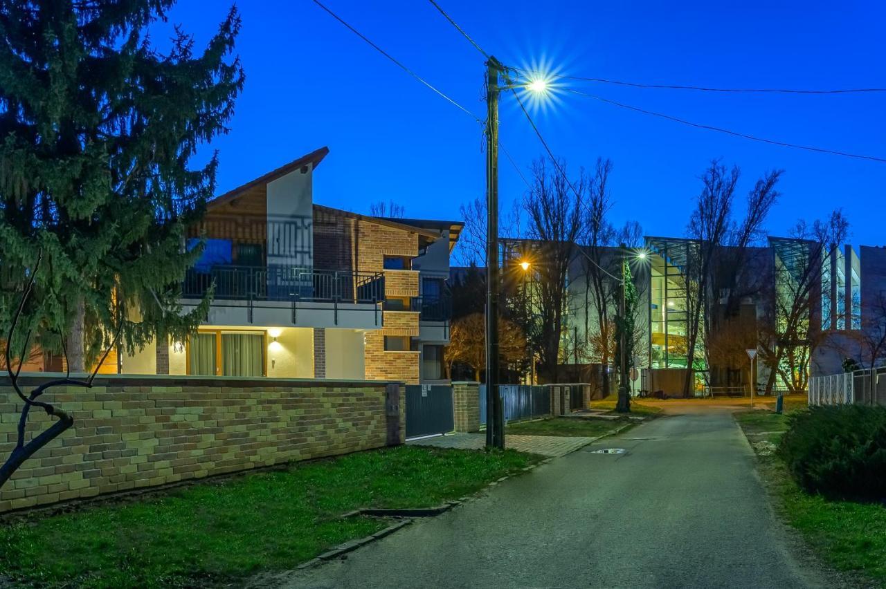 Hidfo Apartman-Nyugalom Szigetei Gyula Exterior photo