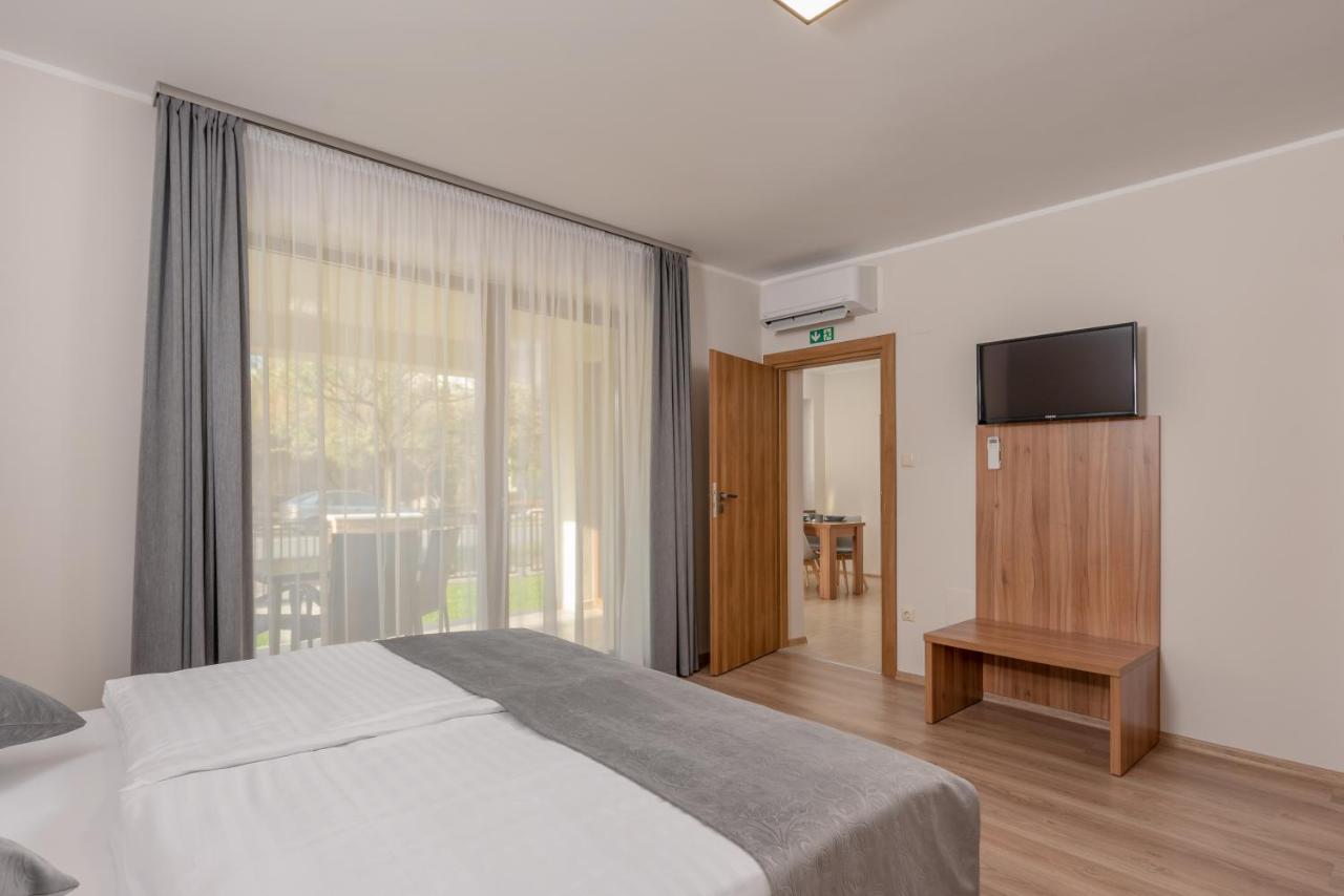 Hidfo Apartman-Nyugalom Szigetei Gyula Exterior photo