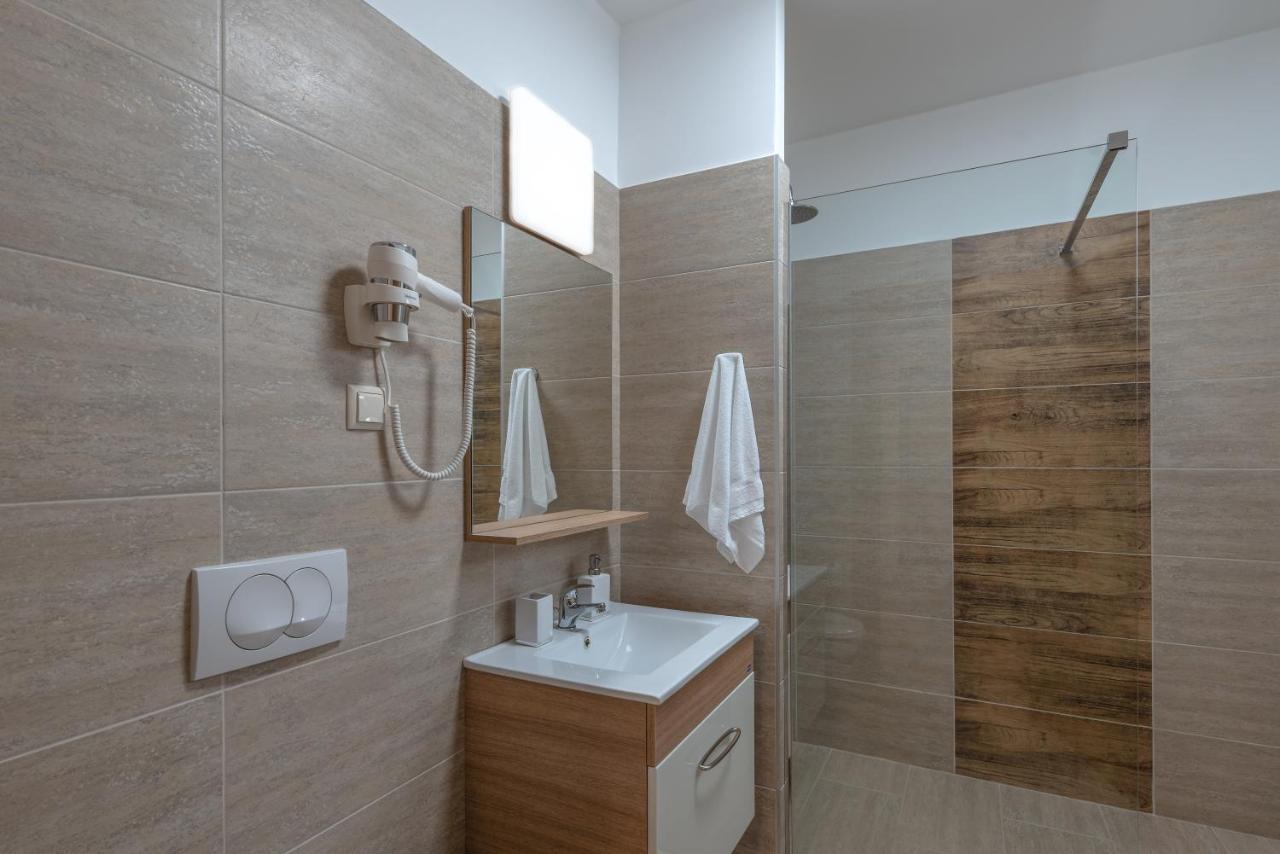 Hidfo Apartman-Nyugalom Szigetei Gyula Exterior photo