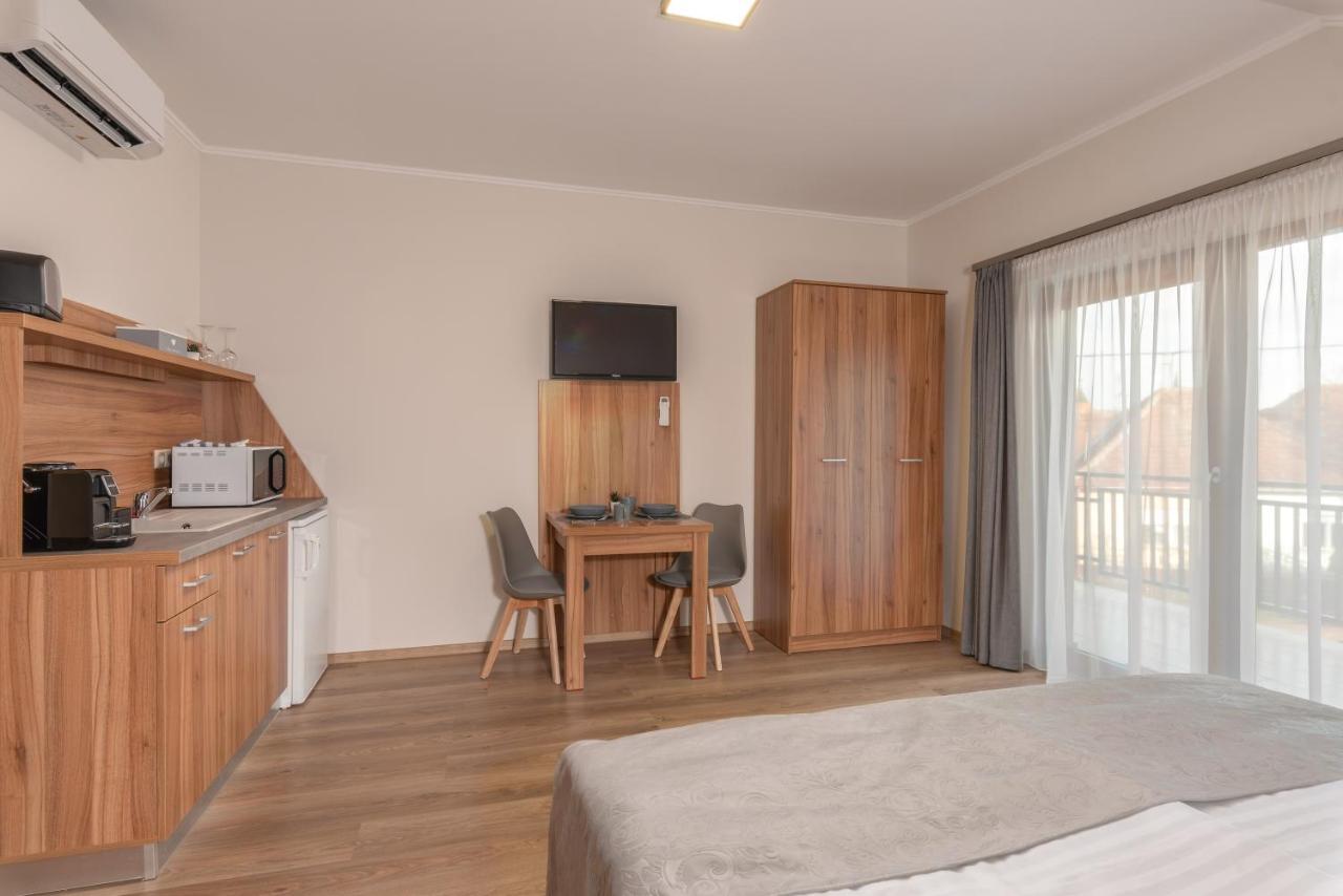 Hidfo Apartman-Nyugalom Szigetei Gyula Exterior photo