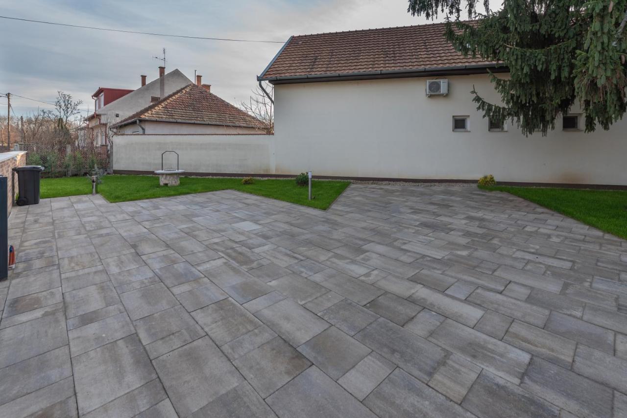 Hidfo Apartman-Nyugalom Szigetei Gyula Exterior photo